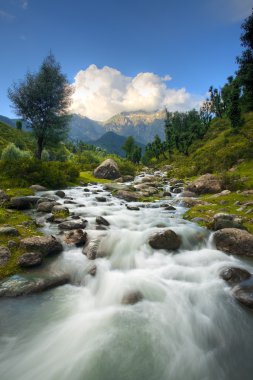 Himalaya Dağları Nehir Manzarası