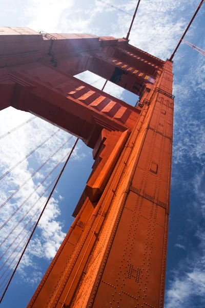 Primer plano Golden Gate Bridge Support Abajo — Foto de Stock