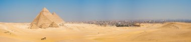 Bütün Giza piramitleri Panorama Cairo Cityscape