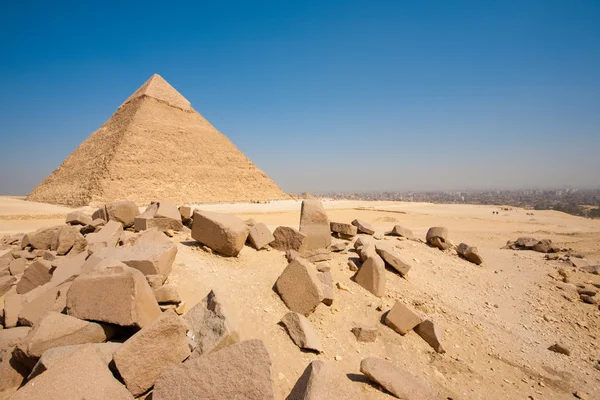 Stora pyramiden Chefren Kairo stadsbilden stenblock — Stockfoto