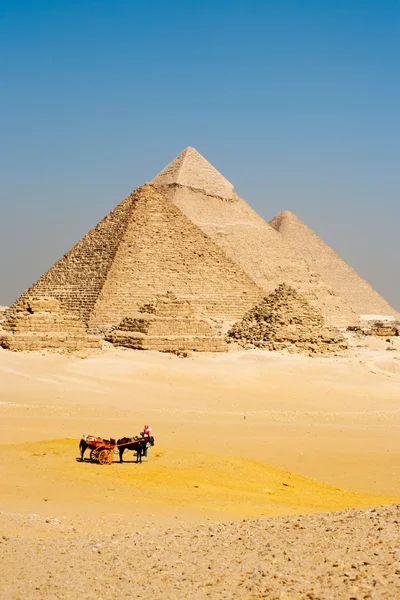 Pyramides à cheval Le Caire Gizeh Touristes égyptiens — Photo