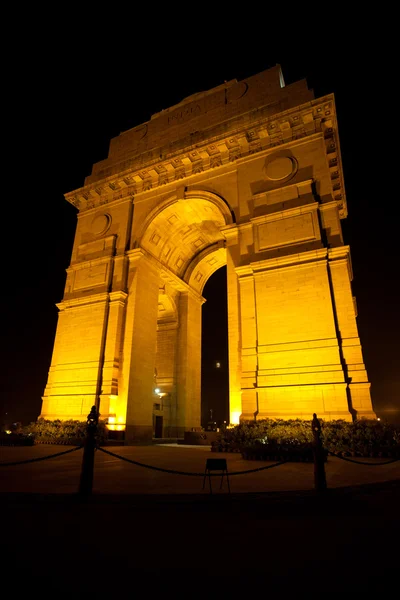 India Gate Moon Memorial notte verticale — Foto Stock