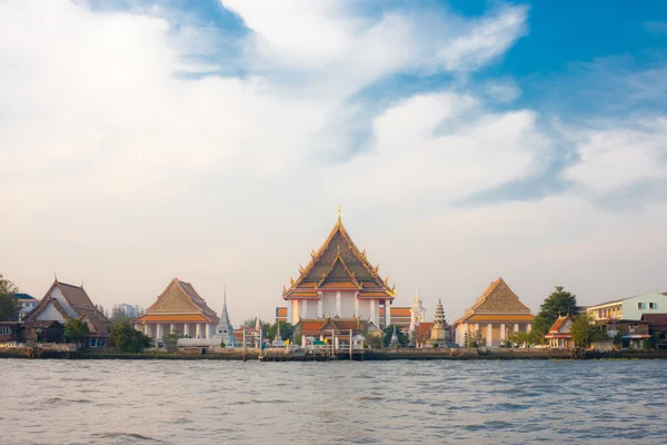 Riverside Tempio Buddista Fiume Chao Phraya — Foto Stock
