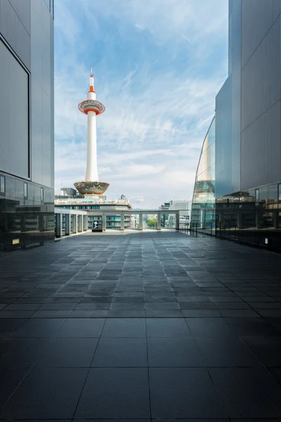 Torre de Quioto emoldurada Vista única Dia ensolarado — Fotografia de Stock