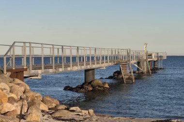 Düşük Tide iskeleye banyo