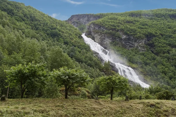 Waterfall in the Mountains — Stock Photo, Image