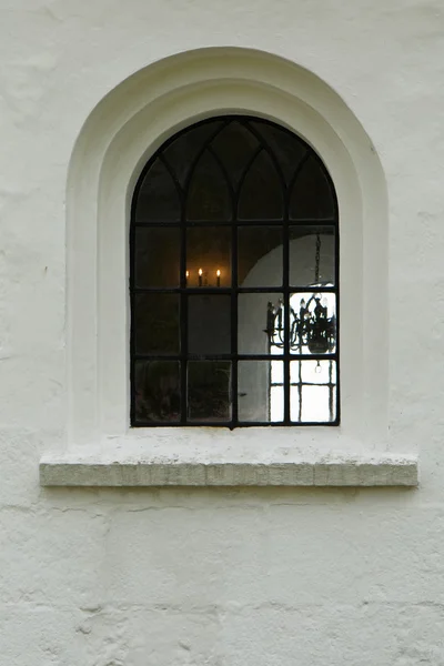 교회 창에 근접 촬영 — 스톡 사진