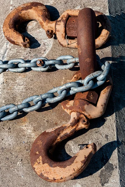 Nahaufnahme Auf Einem Paar Rostiger Ankerhaken — Stockfoto