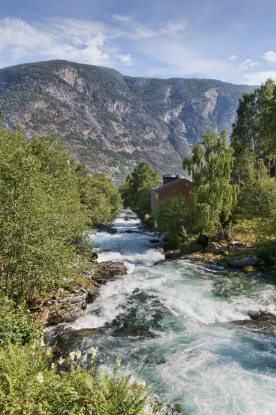 Řeka v horách — Stock fotografie