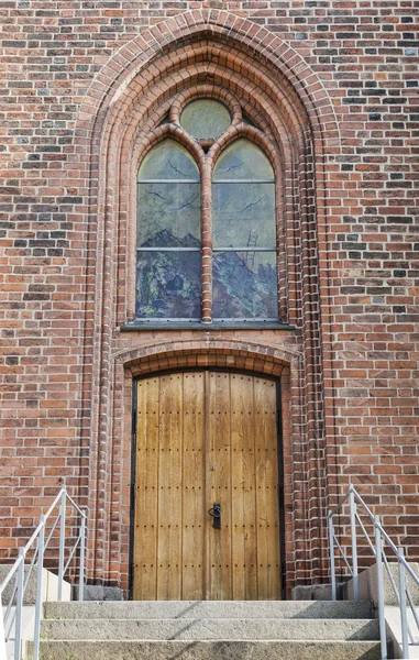 Puerta y ventana de la iglesia — Foto de Stock