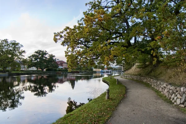 Footpath at the River — Stock Photo, Image