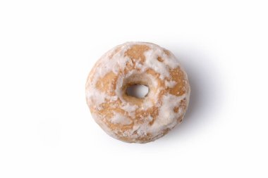 Beyaza izole edilmiş geleneksel zencefilli çörek. Yakın çekim. 