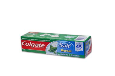 UBON RATCHATHANI, THAILAND-Nov 05, 2020: Colgate, Colgate-Palmolive tarafından üretilen diş macunu, bitkisel kalsiyum ve florür markasıdır. Beyaz arka planda izole edilmiş. Tayland 'da popüler bir marka..