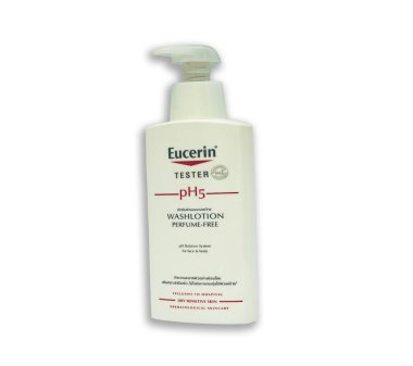 UBON RATCHATHANI, THAILAND-Nov 05, 2020: Eucerin Yıkama, cilt bakım ürünlerinde dünya çapında bir markadır. Beyaz arka planda izole edilmiş. Tayland 'da popüler bir marka..