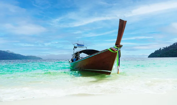 Barco Pesca Madera Costa Del Mar Isla Tropical Lipe Tailandia — Foto de Stock