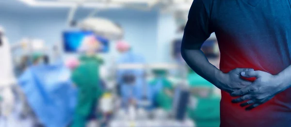 Kapalı Adam Apandistte Sağ Alt Karın Ağrısında Ağrı Çekiyor Cerrah — Stok fotoğraf