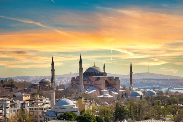 İstanbul 'da güneşli gün batımı