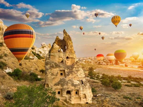 Ballooning at sunrise — Stock Photo, Image