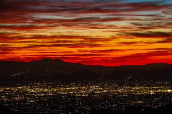 Tucson Arizona Visto Desde Arriba Con Los Colores Del Atardecer —  Fotos de Stock