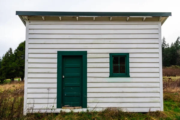 Side Old Shed White Siding Green Window Door — Stock Photo, Image