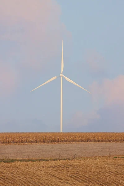 Evening Sun Sets Windmill Half Plowed Cornfield — Stock Photo, Image