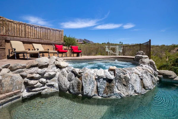 Piscina Con Bañera Hidromasaje Patio Adosado Una Casa Lujo Entorno — Foto de Stock