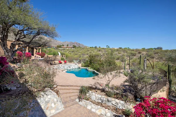 Piscina Patio Adosado Una Casa Lujo Entorno Desértico — Foto de Stock