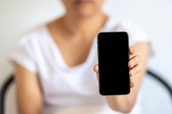 Closeup Woman Hand Holding Show Blank Isolated Black Screen Mobile — Stock Photo, Image