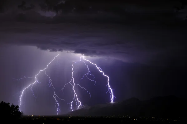 Rayo en el valle de Tucson —  Fotos de Stock