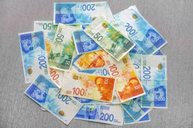 İsrail 'in 50, 100 ve 200 şekel' lik yeni para desteleri (banknotlar). Yeni İsrail Shekel serisi C
