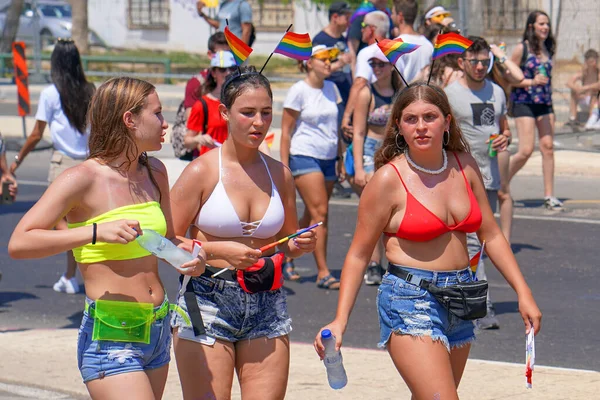 Moskvada eng yaxshi qizlar bilan jinsiy aloqa