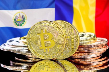 El Salvador ve Moldova 'daki kripto para birimi ve engelleme teknolojisi yatırımcıları için kavram. El Salvador ve Moldova bayrağının arka planında Bitcoin 'ler