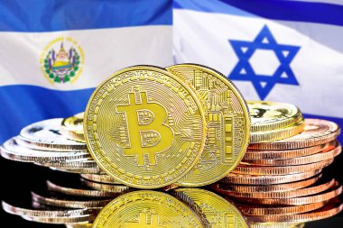 El Salvador ve İsrail 'deki kripto para birimi ve engelleme teknolojisi yatırımcıları için konsept. El Salvador ve İsrail bayrağının arka planında Bitcoin 'ler