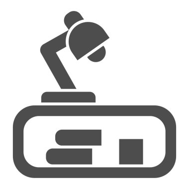 Kitaplı dolap ve masa lambası katı ikonu, iç tasarım konsepti, beyaz arka planda mobilya tabelası, kitaplar ve lamba simgesi şeklinde komodinin yanında. Vektör grafikleri.