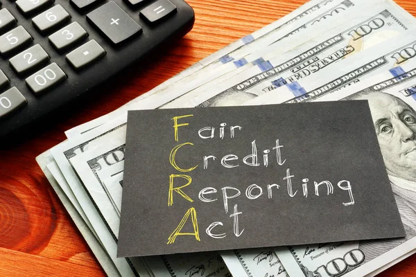 Adil Kredi Raporlama Yasası FCRA iş fotoğrafında metni kullanarak gösteriliyor