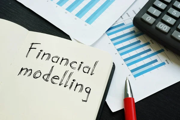 財務モデルは、テキストを使用してビジネス写真に表示されます — ストック写真
