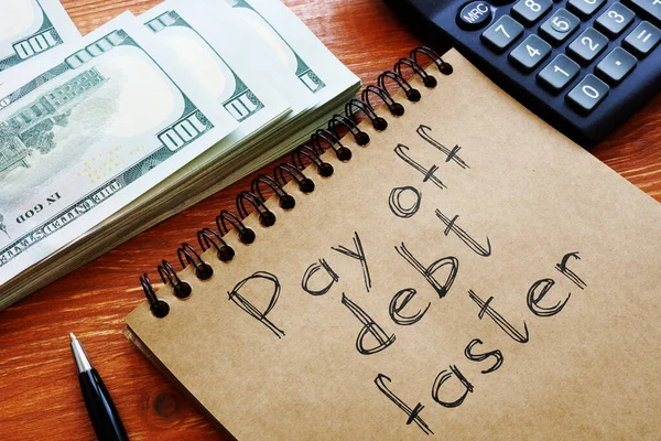 Pay off debt faster is shown on the business photo using the text — Stock Photo, Image