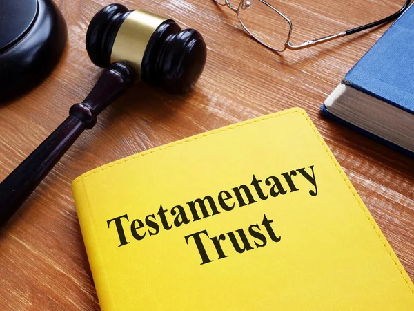 Testamentary Trust metni kullanarak bir fotoğrafta gösterilir