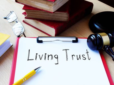 Resimde Living Trustt metni kullanılarak gösterilir