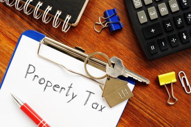 Metin kullanılarak iş fotoğrafında emlak vergisi gösterilir