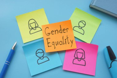 Metin kullanılarak bir iş fotoğrafında cinsiyet Eşitliği gösterilir