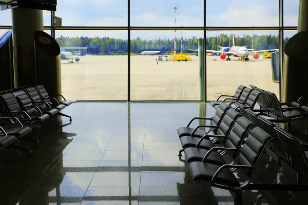 Zona de espera del aeropuerto. Terminal. —  Fotos de Stock