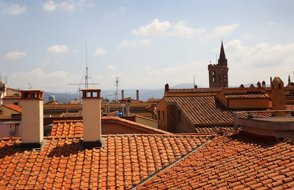 Kırmızı kiremitli çatılar Floransa'da bir bakış. İtalya — Stok fotoğraf