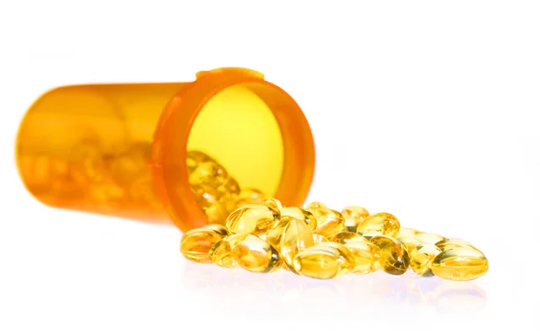 Visolie capsule en pillen fles geïsoleerd. Omega-3 — Stockfoto