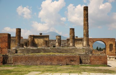Pompei antik kalıntıları ile volkan Vesuvius, İtalya