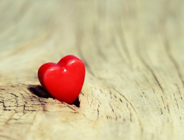 antecedentes del día de San Valentín. corazones en textura de madera. macro