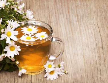 Papatya çayı çay papatya çiçeği ile 