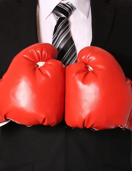 Empresário com luvas de boxe. Fechar. — Fotografia de Stock