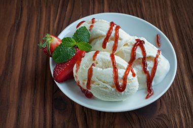 Vanilyalı ve çilekli