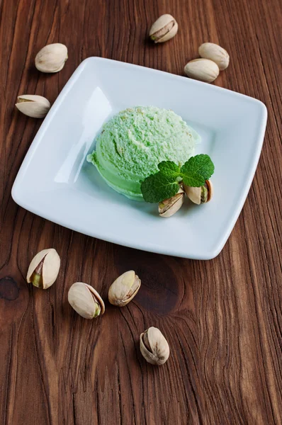 Zelená pistáciová zmrzlina — Stock fotografie